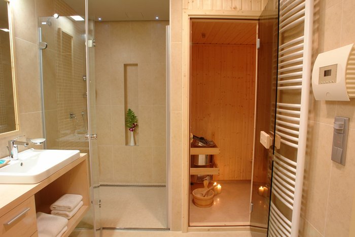 A Hotel Horal luxus fürdőszobái a RAVAK zuhanyzóval válnak teljessé.