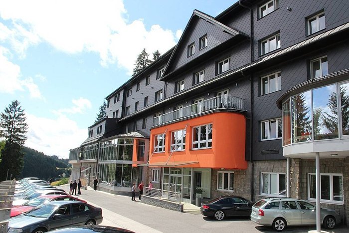 A Beszkidekben található Spa Hotel Lanterna wellness szállodában RAVAK szanitereket élvezhet.