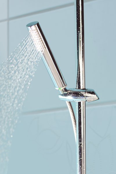 A mérete miatt a legapróbb zuhanykabinba is megfelelő Oval Mini zuhanyfej Soft Rain technológiával működik, így lehetővé teszi az automatikus levegőbeszívást a zuhanyfej belsejébe.
