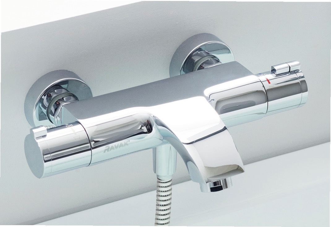 A RAVAK termosztátos kád és zuhany csaptelepei kiegyenlítik a víznyomást és a vízhőmérsékletet. 